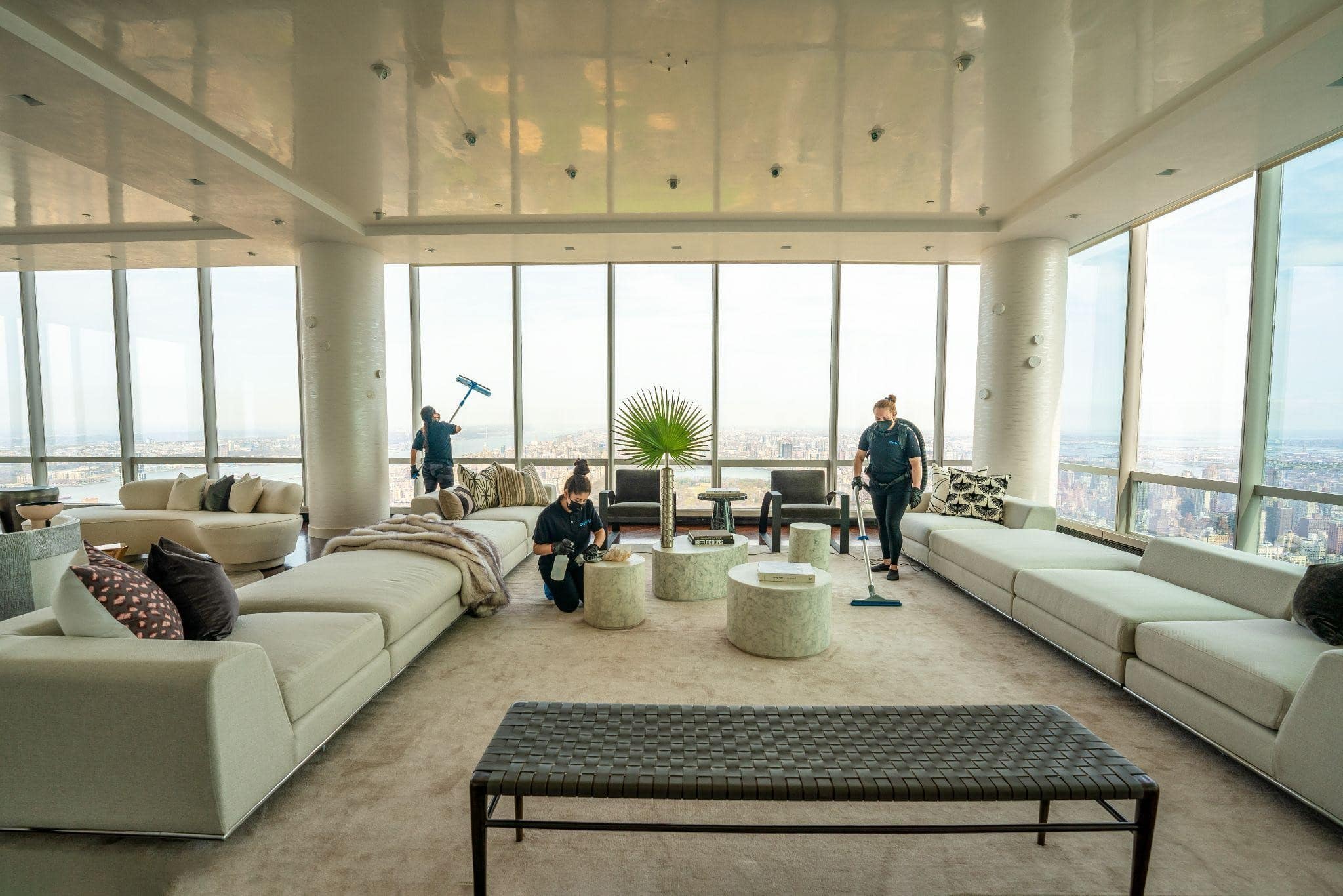 22741b3d53da491fa4755d6ebe421670.cleany-slide-1-min