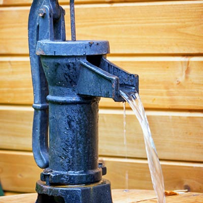 water-well-hand-pump-400x400-1